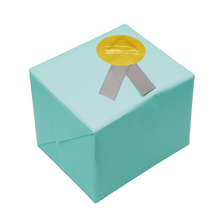 画像をギャラリービューアに読み込む, マグカップラッピング 台紙ブルー&リボングレー見本