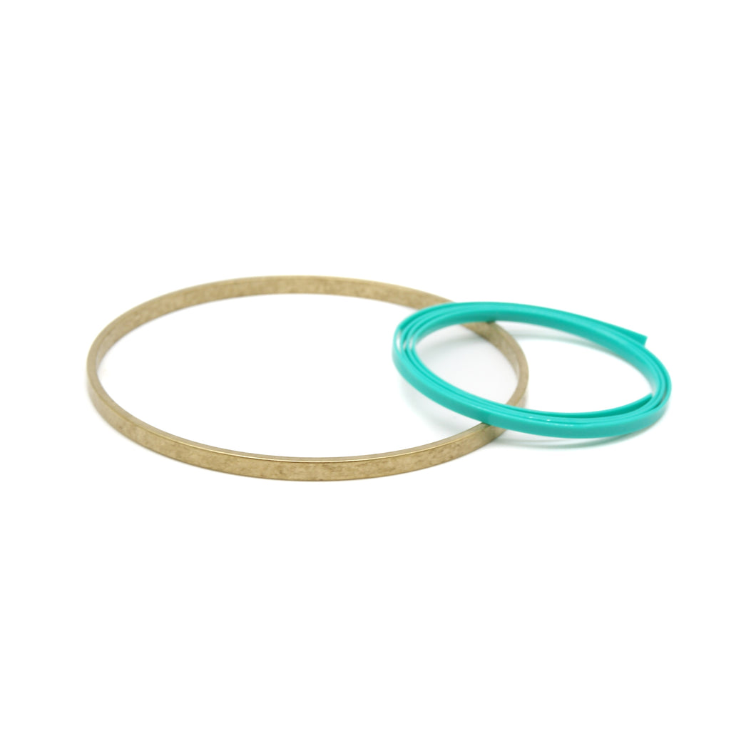 バングルメタルとコードのセットです。